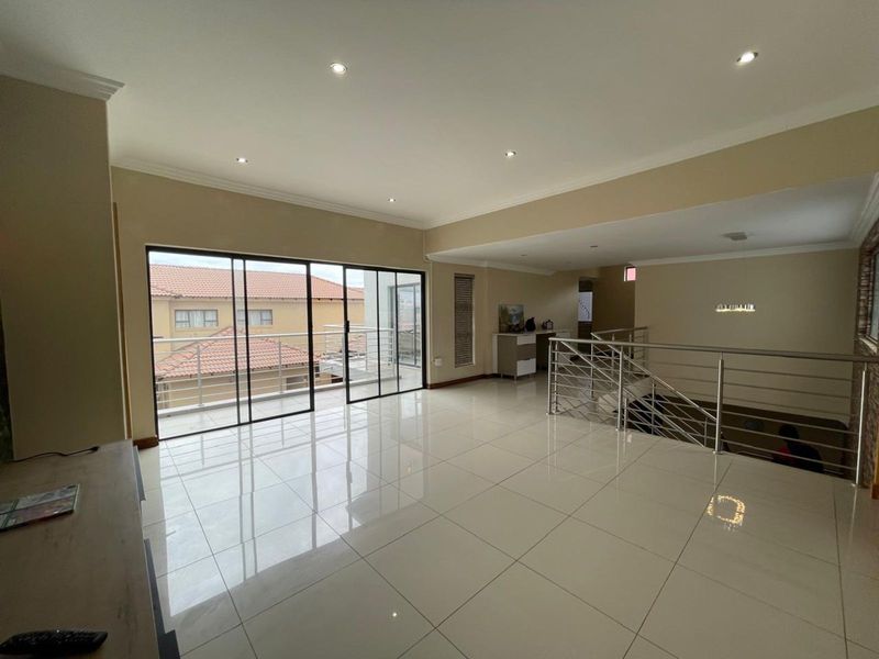 House For Sale in Magaliesberg Country Estate - Photo 5