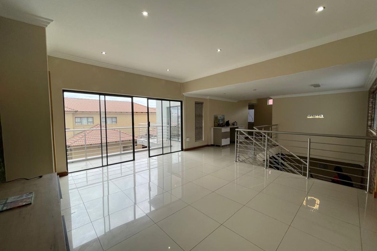 House For Sale in Magaliesberg Country Estate - Photo 5