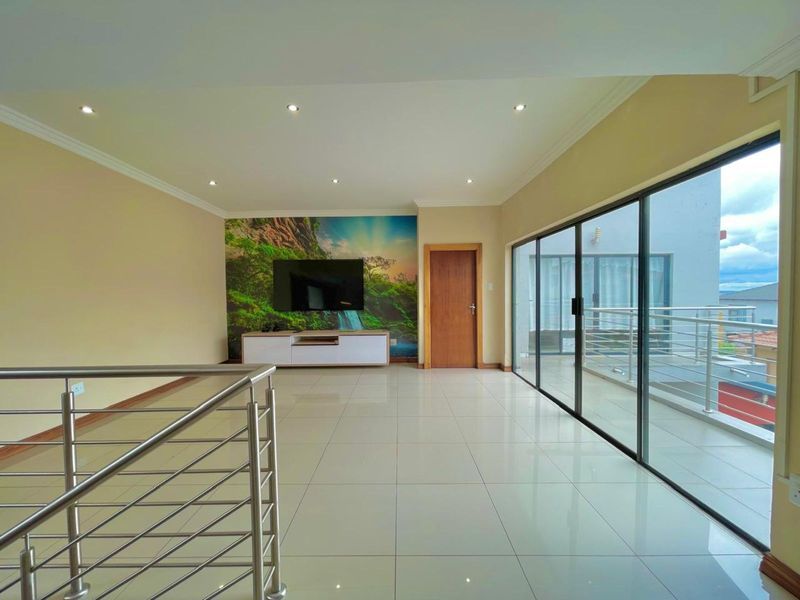 House For Sale in Magaliesberg Country Estate - Photo 6