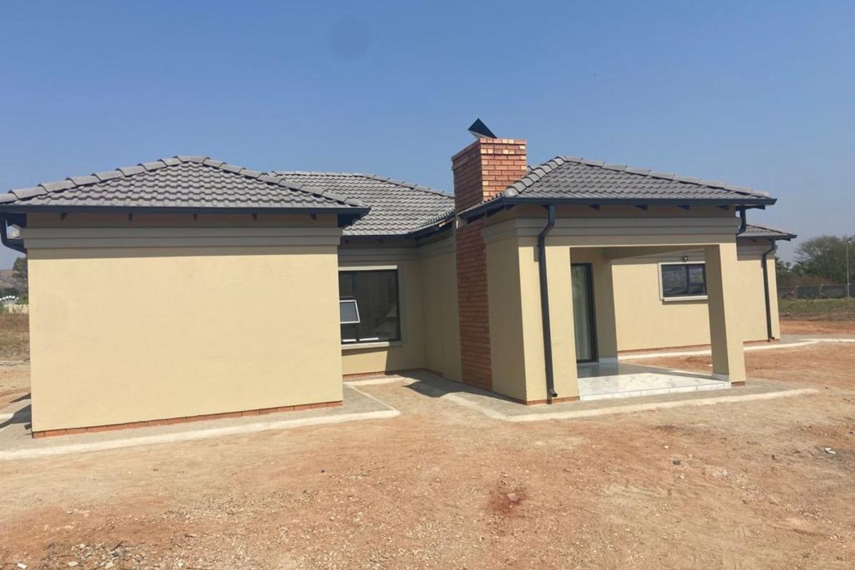 House For Sale in Heatherview - Photo 2