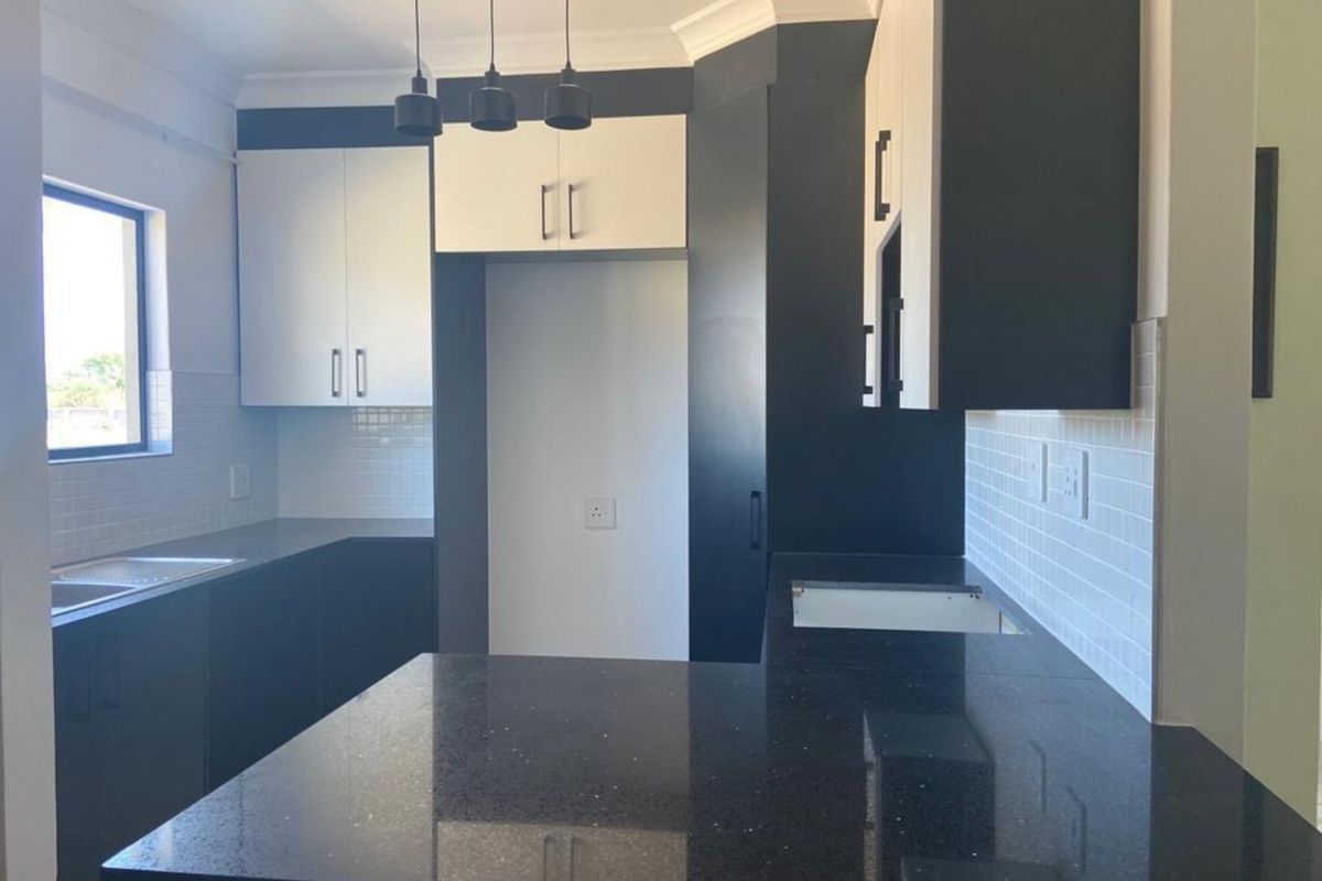 House For Sale in Heatherview - Photo 4