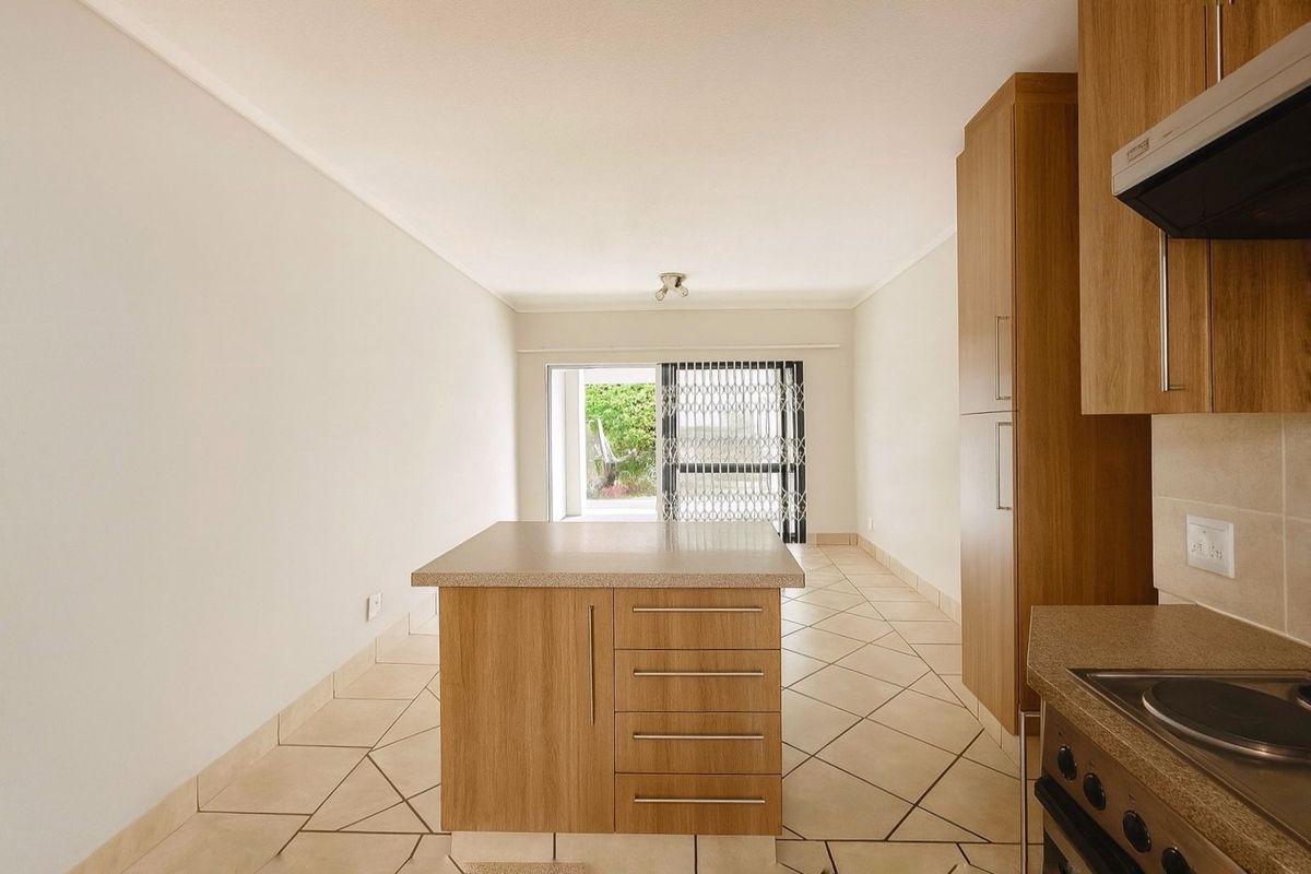 Apartment For Sale in Douglasdale - Photo 4