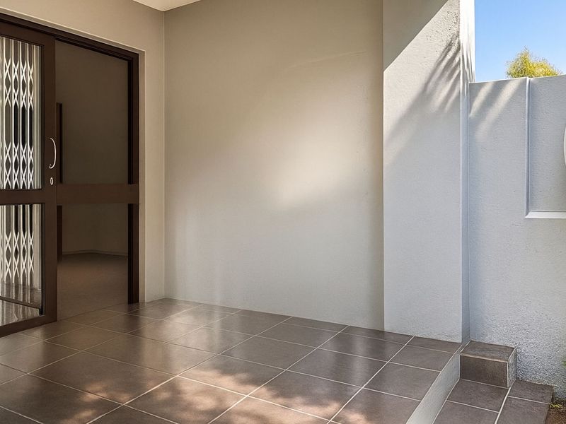 Apartment For Sale in Douglasdale - Photo 6