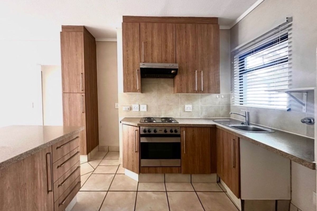 Apartment For Sale in Douglasdale - Photo 5