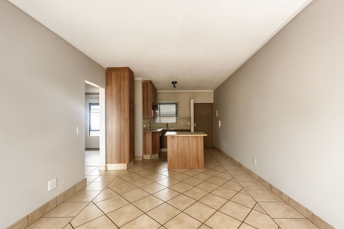 Apartment For Sale in Douglasdale - Photo 3