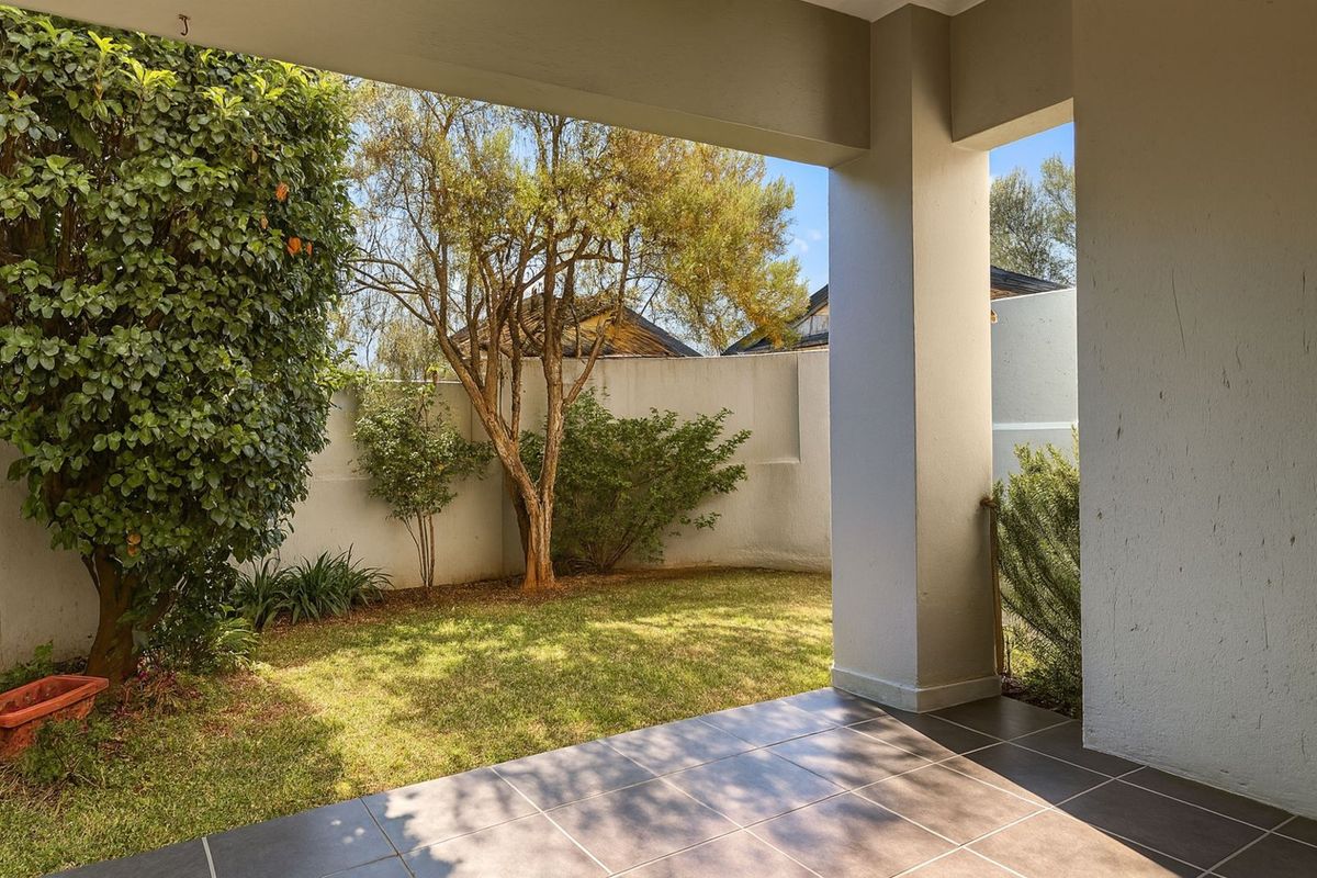 Apartment For Sale in Douglasdale - Photo 2