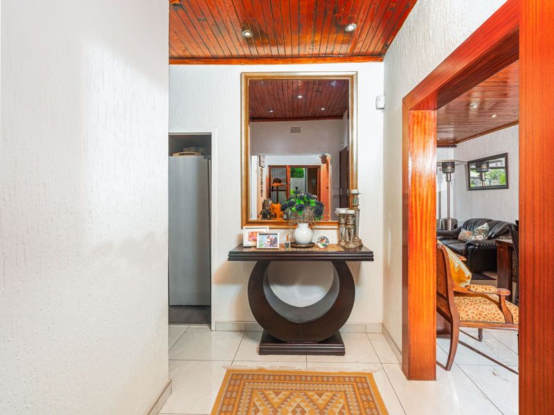 House For Sale in Blairgowrie - Photo 4