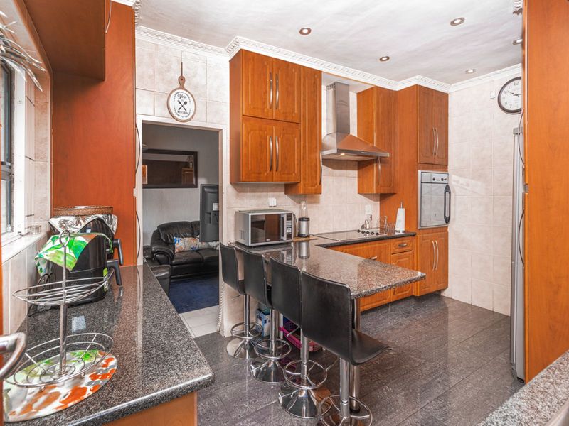 House For Sale in Blairgowrie - Photo 10