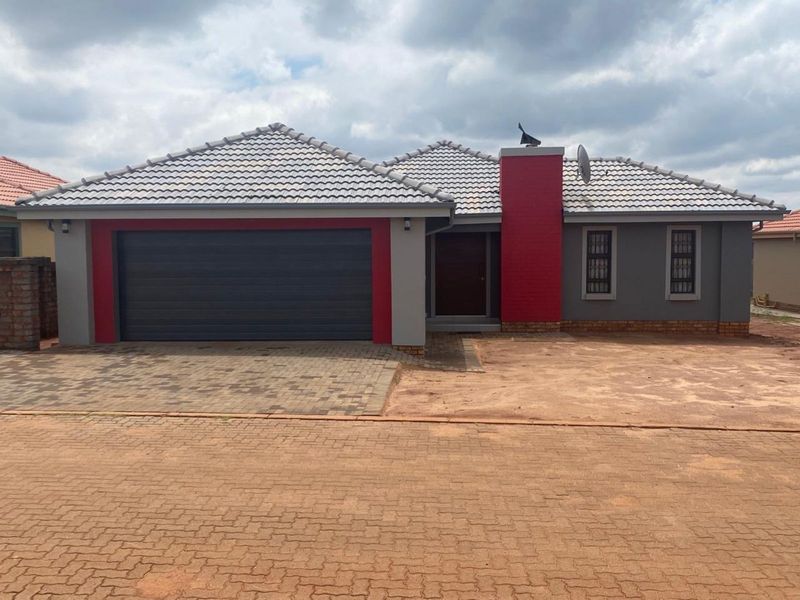 House For Sale in The Orchards - Photo 2