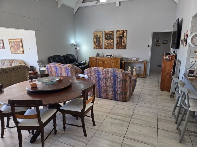 House For Sale in Hartenbos Central - Photo 5