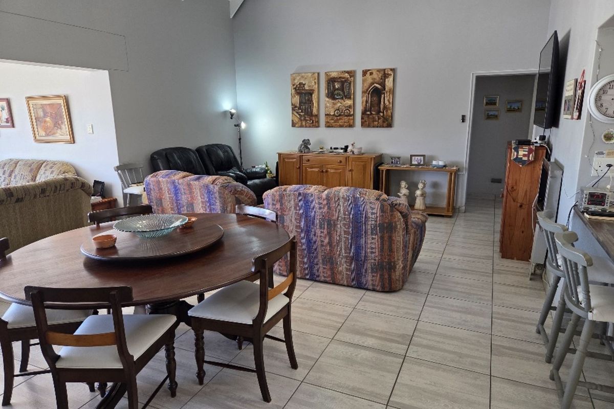 House For Sale in Hartenbos Central - Photo 5