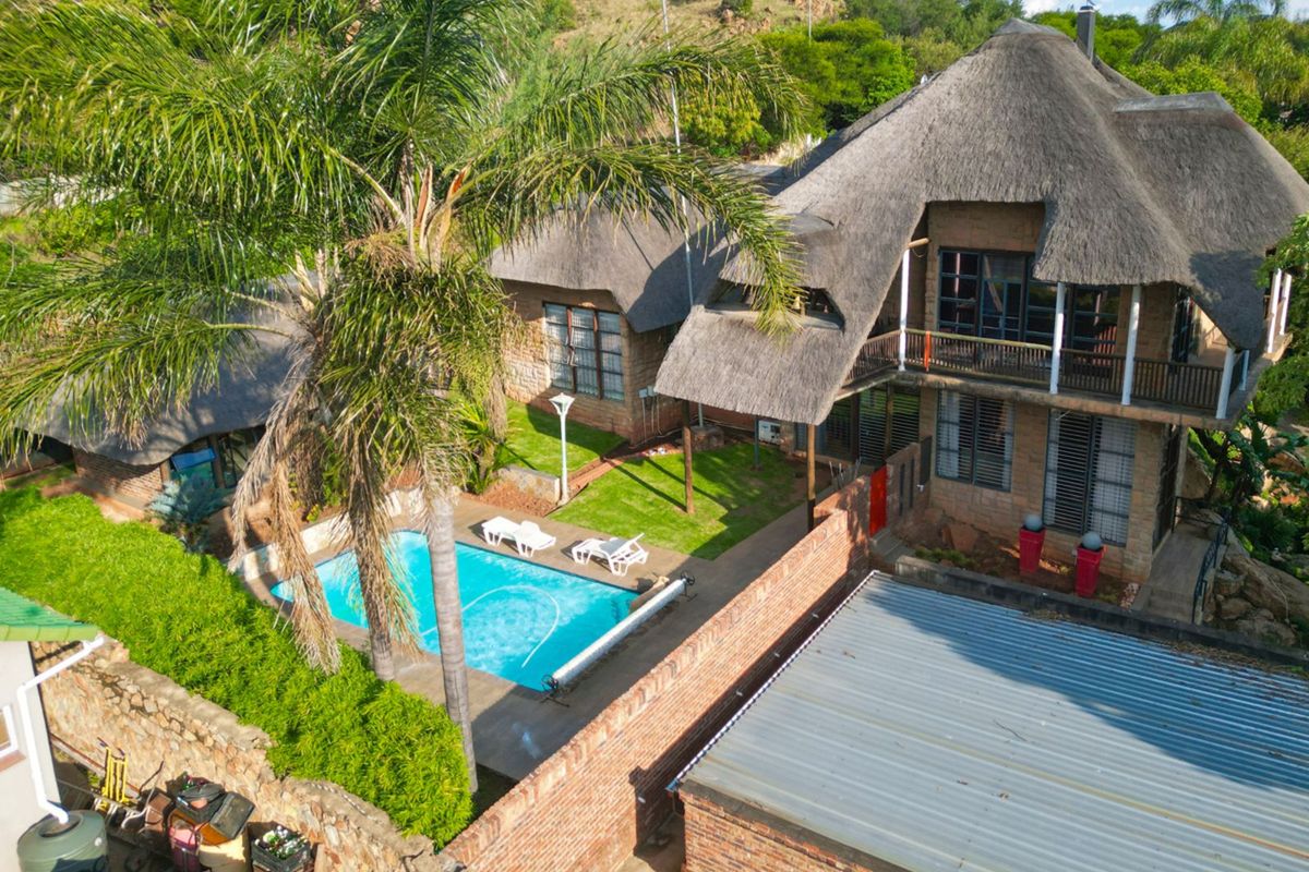 House For Sale in Quellerina - Photo 2