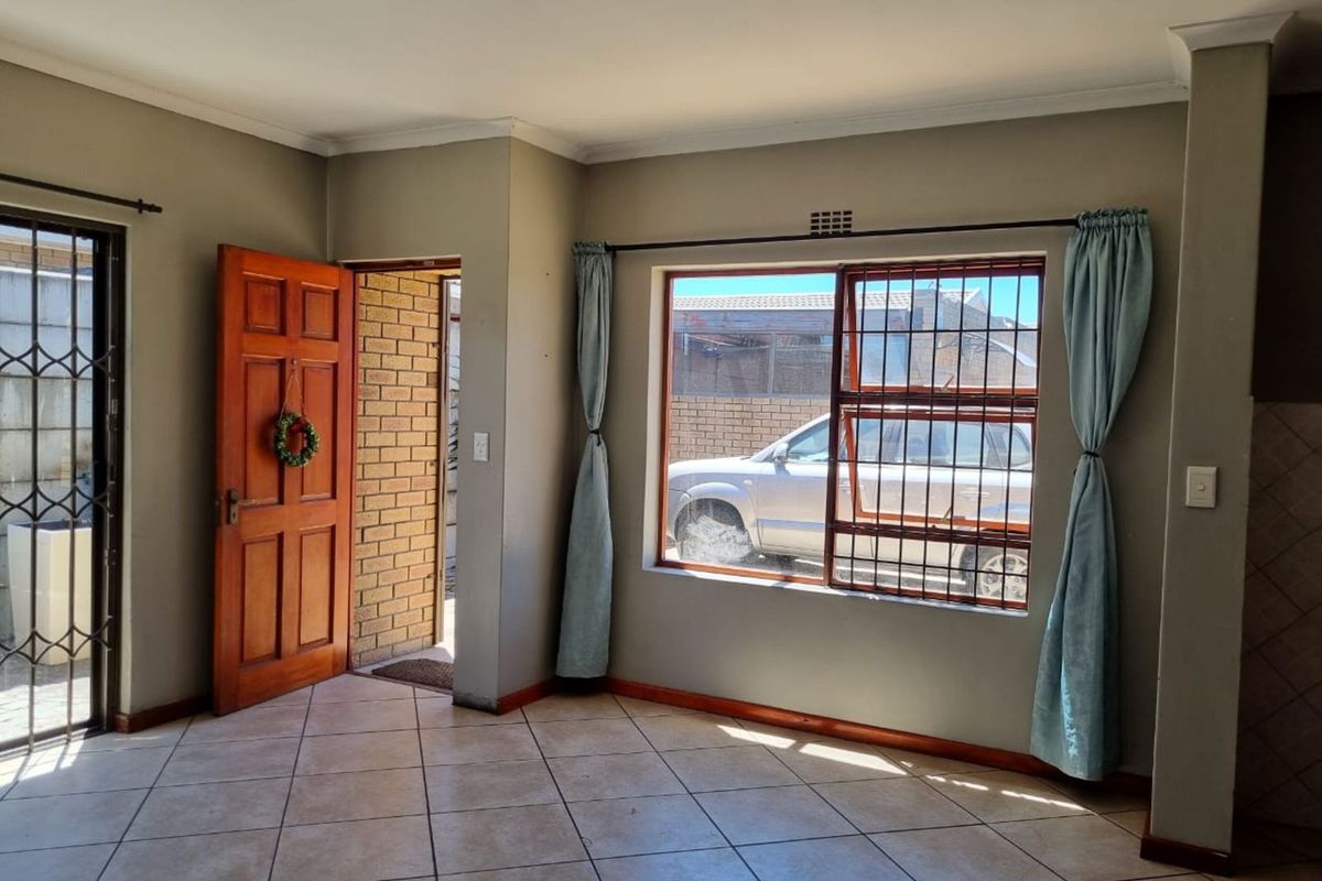 Townhouse For Sale in Zonnendal - Photo 5