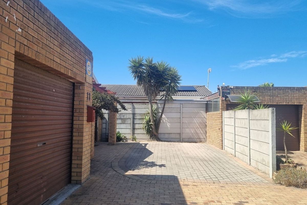 Townhouse For Sale in Zonnendal - Photo 2