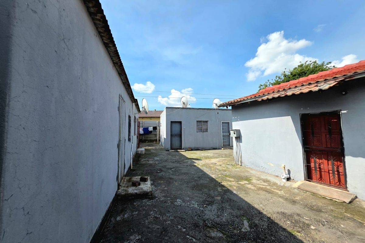 House For Sale in Evander - Photo 3