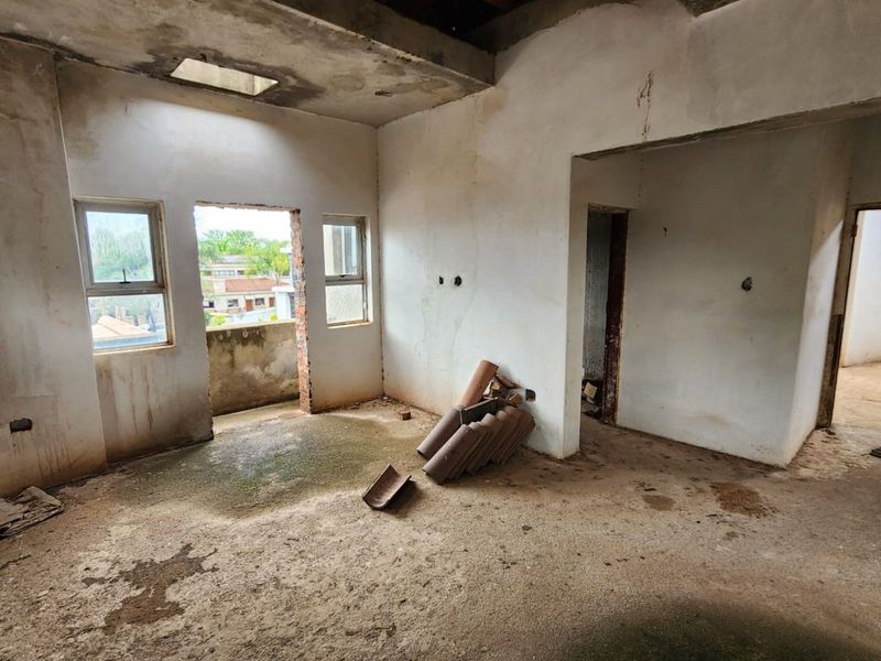 House For Sale in Woodlands - Photo 9