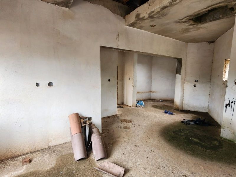 House For Sale in Woodlands - Photo 8