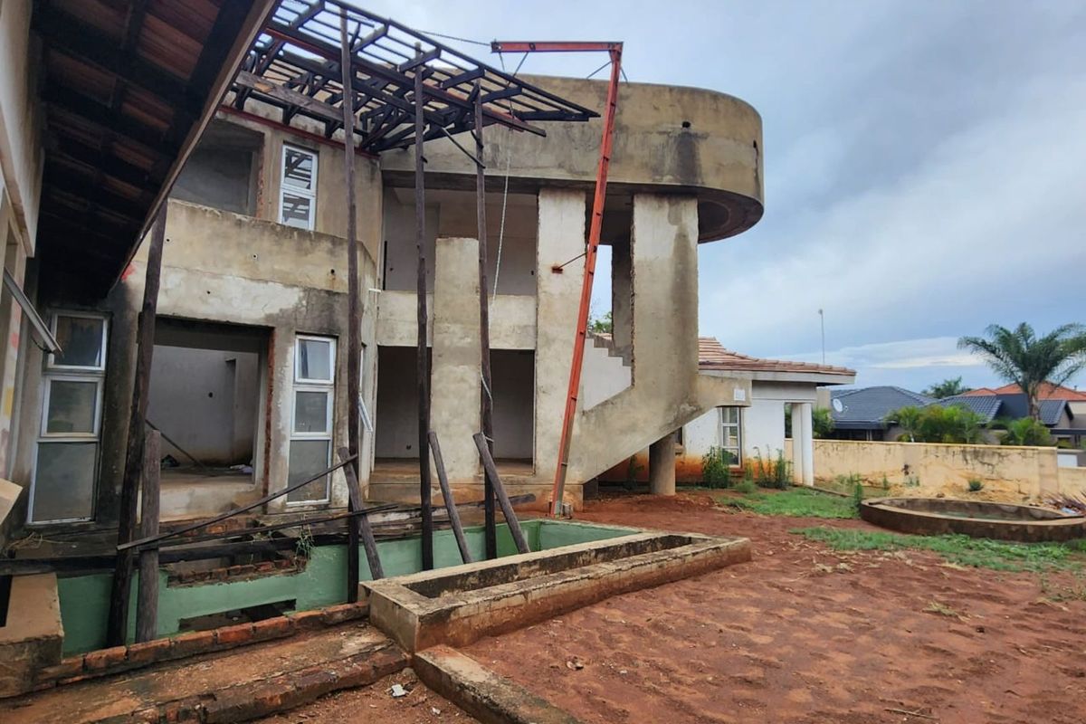 House For Sale in Woodlands - Photo 4