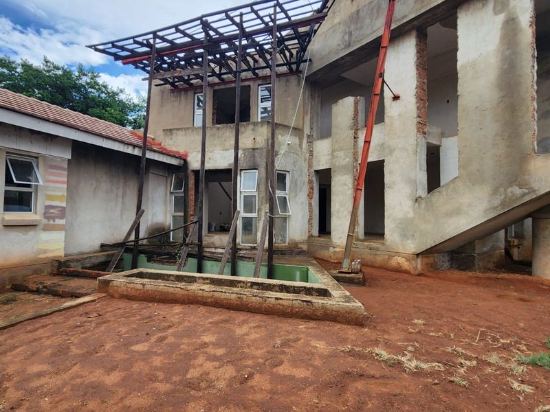 House For Sale in Woodlands - Photo 3