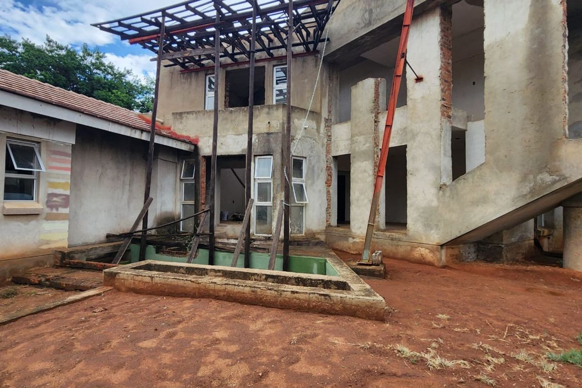 House For Sale in Woodlands - Photo 3