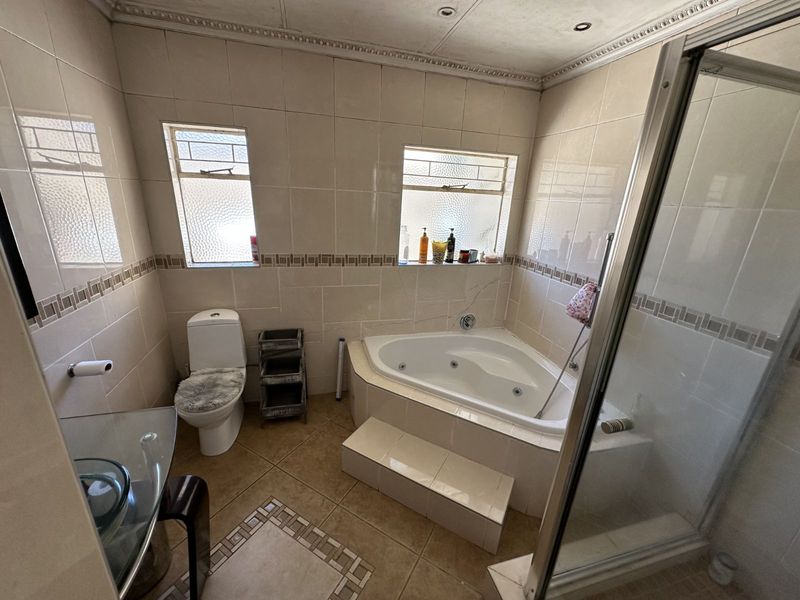 House For Sale in Kruinpark - Photo 8