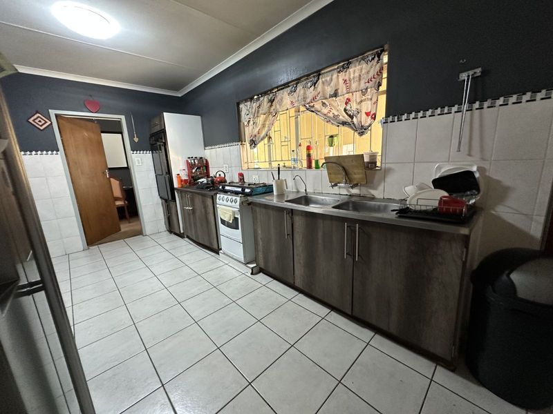 House For Sale in Kruinpark - Photo 3