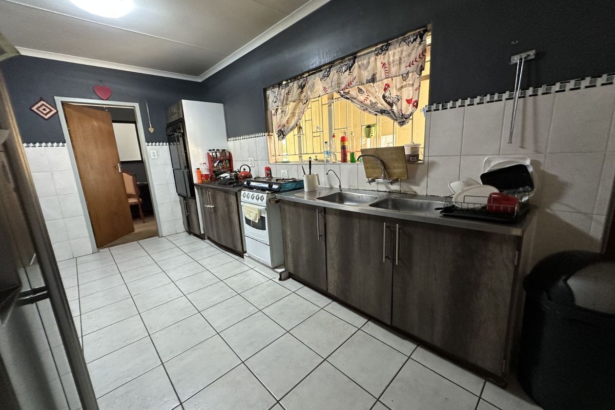 House For Sale in Kruinpark - Photo 3