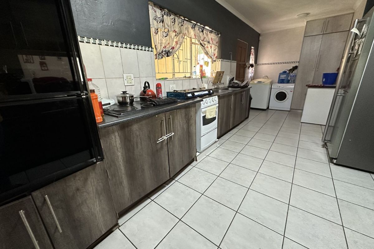 House For Sale in Kruinpark - Photo 4