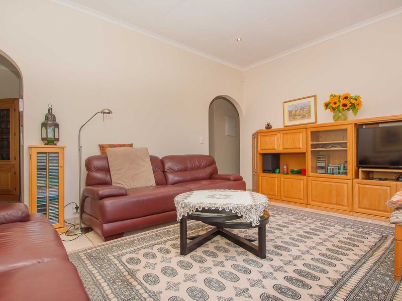 House For Sale in Sundowner - Photo 7