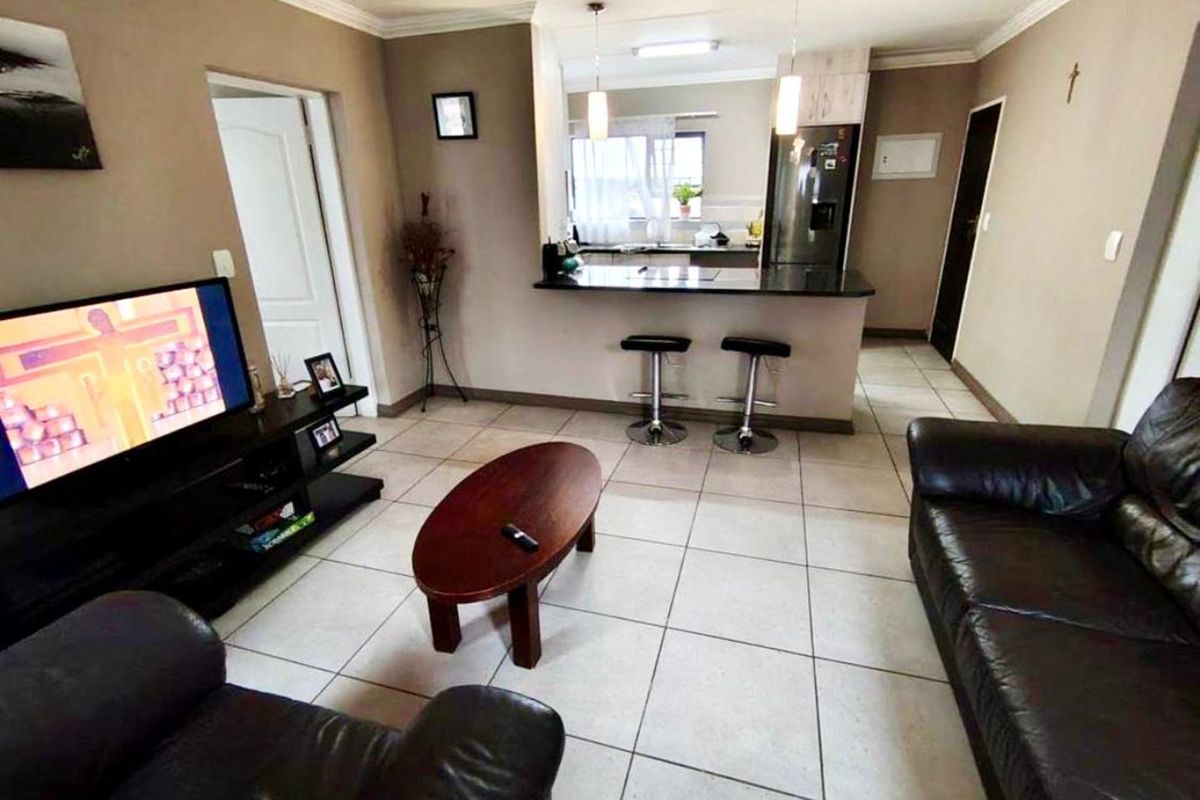 Apartment For Sale in Amberfield - Photo 4