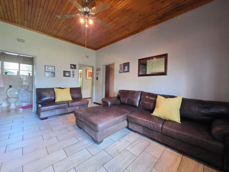 House For Sale in Hadison Park - Photo 2