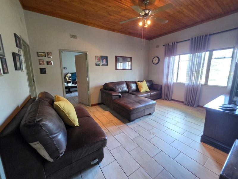 House For Sale in Hadison Park - Photo 3