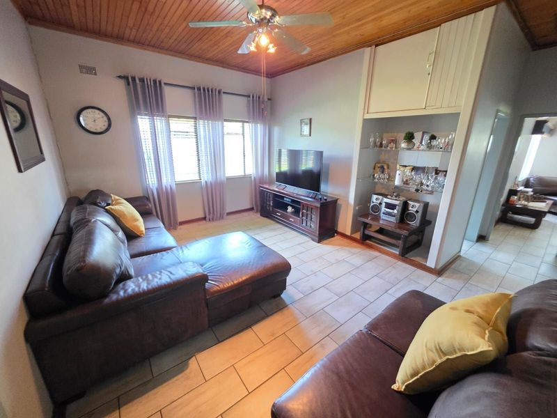 House For Sale in Hadison Park - Photo 4