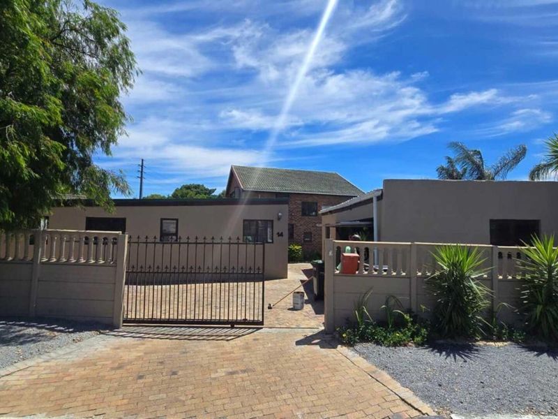 House For Sale in Zoo Park - Photo 2