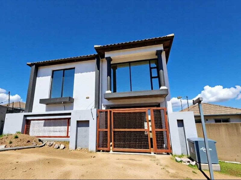 House For Sale in Riverside View - Photo 3