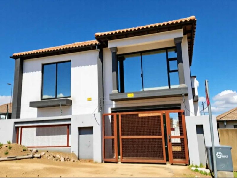 House For Sale in Riverside View - Photo 1