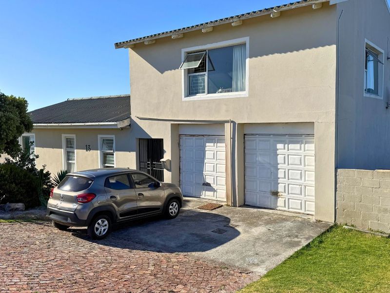 House For Sale in Kleinbaai - Photo 3
