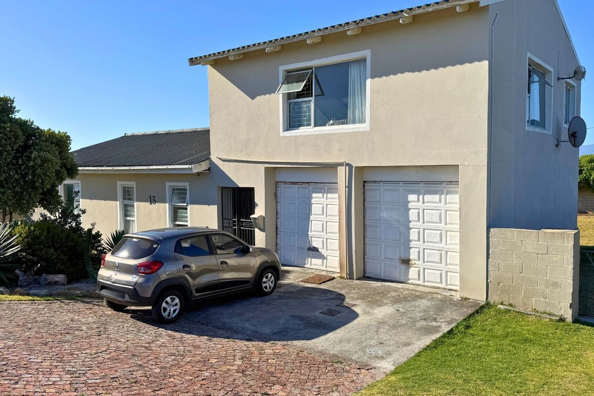 House For Sale in Kleinbaai - Photo 3