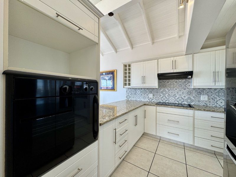 Townhouse For Sale in Seemeeu Park - Photo 10