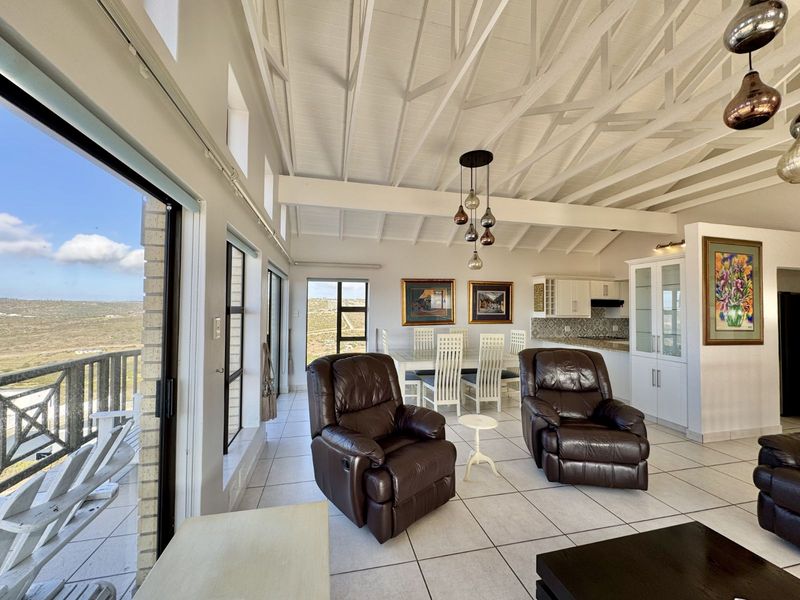 Townhouse For Sale in Seemeeu Park - Photo 5