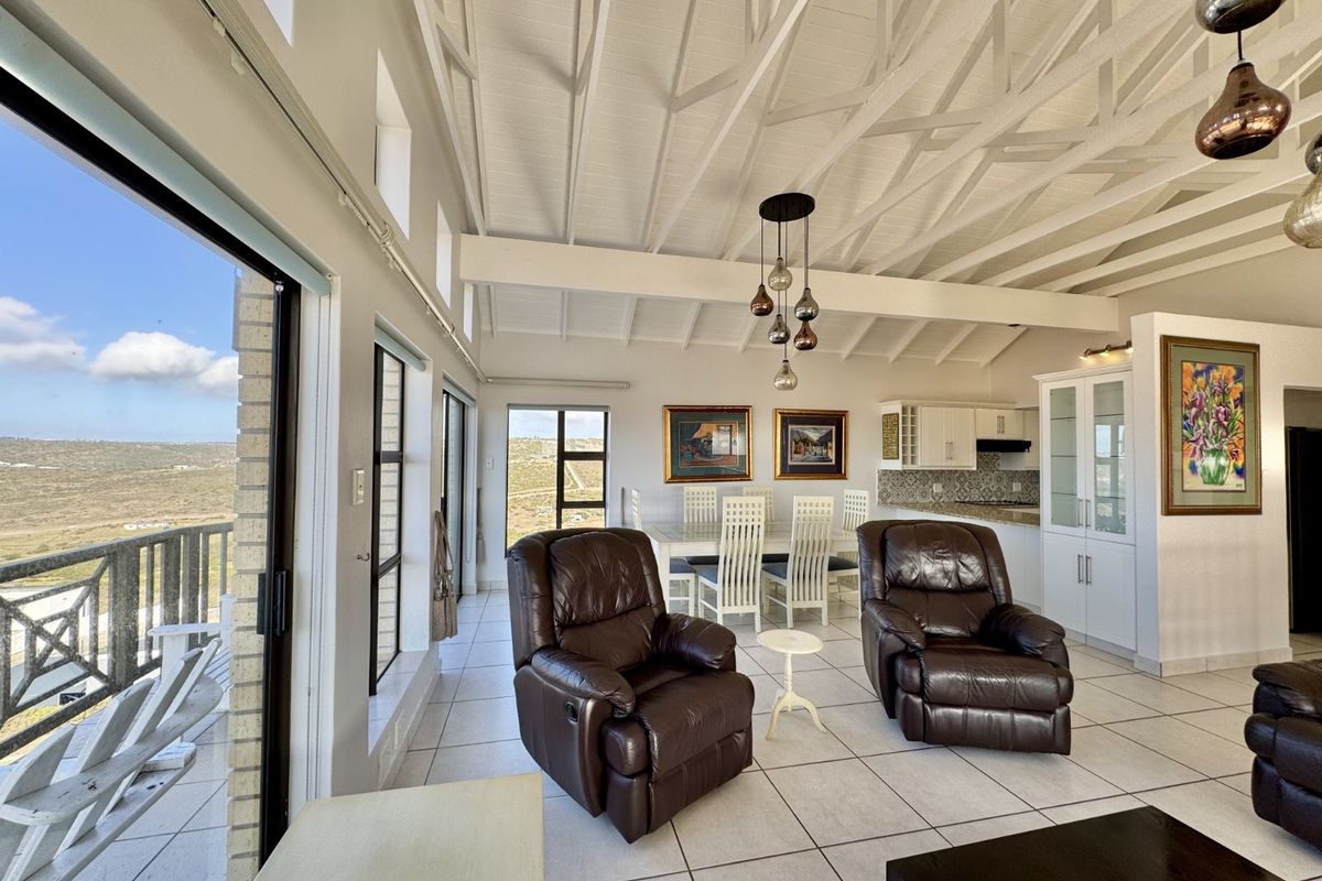 Townhouse For Sale in Seemeeu Park - Photo 5