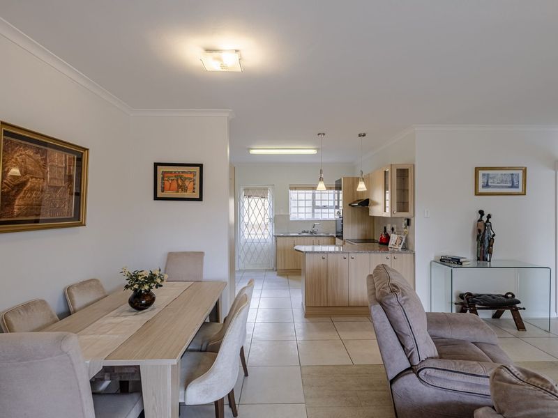 Townhouse For Sale in Walmer Heights - Photo 8
