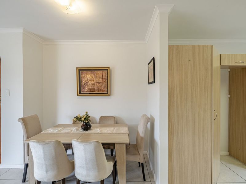 Townhouse For Sale in Walmer Heights - Photo 9