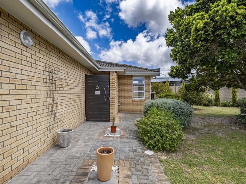 Townhouse For Sale in Walmer Heights - Photo 4