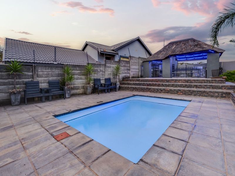 House For Sale in Kenmare - Photo 2