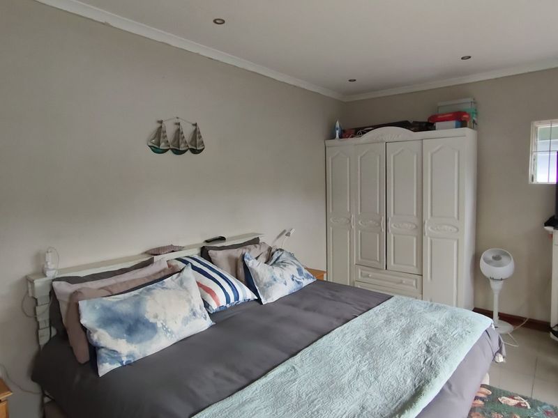 House For Sale in West Riding - Photo 6