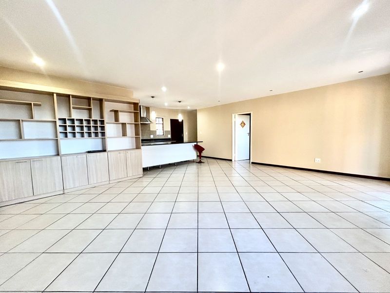 Townhouse For Sale in Mooikloof Ridge - Photo 3