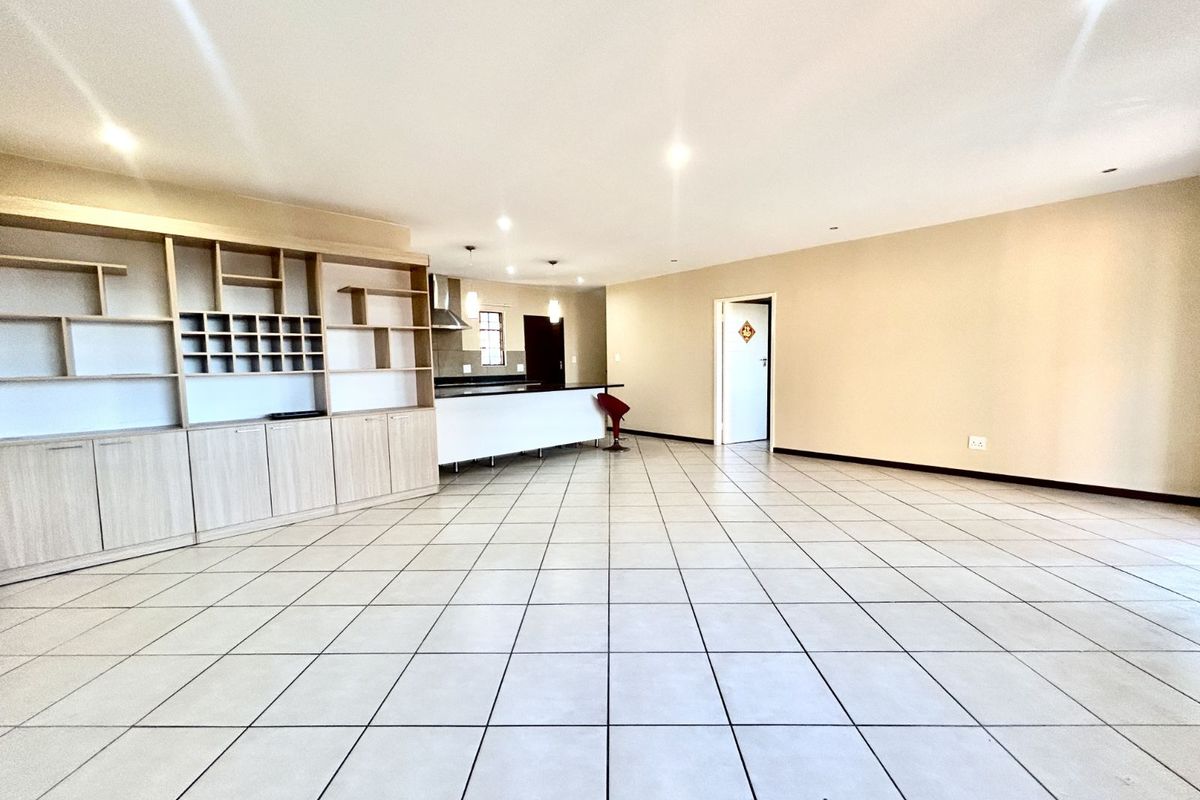 Townhouse For Sale in Mooikloof Ridge - Photo 3