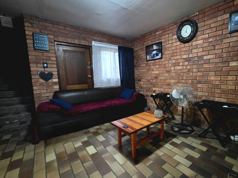 Townhouse For Sale in Secunda Central - Photo 3