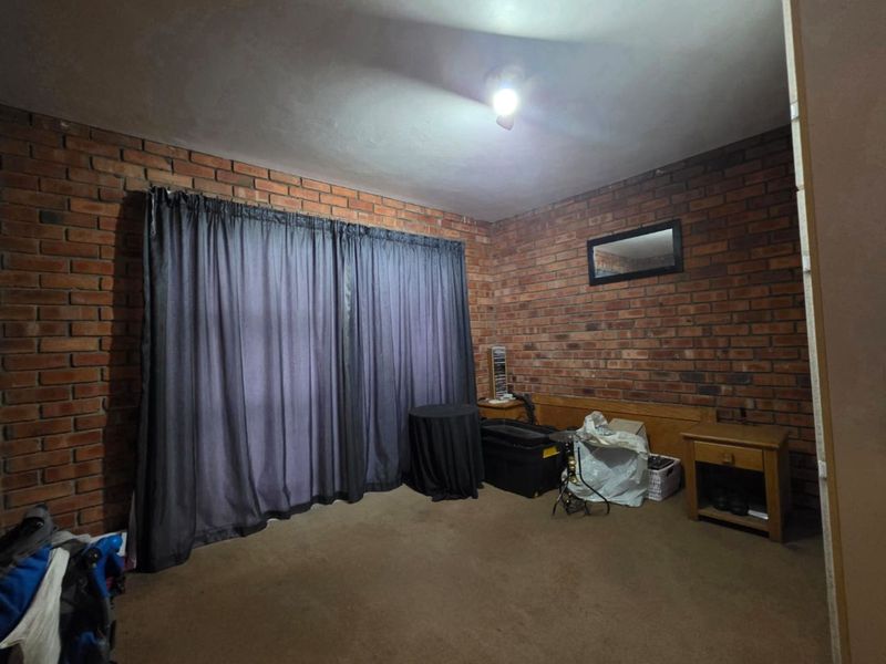 Townhouse For Sale in Secunda Central - Photo 5